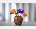 Bild: Zacharie Scheurer/dpa
Blüten aus Krepppapier halten ewig - dieser Blumenstrauß bereitet also nicht nur am Muttertag Freude.