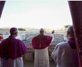 Bild: Vatican Media/IPA via ZUMA Press/dpa
Robert Francis Prevost aus Chicago ist der neue Papst. Vom Balkon des Peterdoms aus begrüßte er nach dem Konklave mehr als 100.000 Menschen.