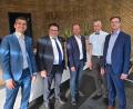 Bild: Büro Bernd Heinisch
Politikerbesuch bei der Firma Kurz in Sulzbach-Rosenberg. Zu Gast waren die Landtagsabgeordneten Tobias Gotthardt (Zweiter von links) und Bernhard Heinisch (Dritter von links) von den Freien Wählern.