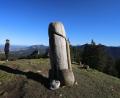 Bild: Karl-Josef Hildenbrand/dpa
Der bekannteste Holzpenis stand jahrelang auf dem Grat des Grünten. (Archivfoto)