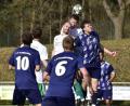Bild: mhs
Der FC Schmidgaden (blaue Trikots) trifft im Relegationsspiel zur Kreisliga zunächst auf den SV Obertrübenbach.