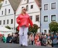 Archivbild: Stadtmarketing Weiden 
Teil des Jubilatemarktes in Weiden ist eine Modenschau.