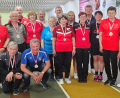Bild: ruw
Alle siegreichen Teilnehmer wurden vom Bezirkssportwart Helmut Vogl (rechts) mit Medaillen geehrt. Für die Bayerischen Meisterschaften in Bamberg respektive Passau wünschte er allen Teilnehmern viel Erfolg.