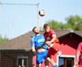 Bild: Thomas Schrems
Julian Fürst (rechts, im Duell mit Julius Brunner vom TSV Thiersheim) und der TSV Waldershof können am Freitagabend mit einem Heimsieg gegen den FC Tirschenreuth die Meisterschaft in der Kreisliga perfekt machen.