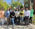 Bild: Oberpfälzer Wald / Caterina Merkel
Der Lenkungsausschuss der Tourismusgemeinschaft Oberpfälzer Wald, von links: Sabine Guhl , Stellvertretender Landrat Albert Nickl, Dr. Michael Braun, Christina Kircher, Alexandra Beier, Stephanie Wenisch, Landrat Thomas Ebeling , Sabrina Busch, Landrat Roland Grillmeier, Oberbürgermeister Jens Meyer und Veronika Perschl.