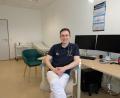 Bild: pz
Dr. Luca Frank aus Tirschenreuth ist seit Januar 2025 selbstständiger Hausarzt in der Gemeinschaftspraxis im Krankenhaus Tirschenreuth.