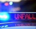 Bild: Symbolbild Marijan Murat/dpa
Bei Dacharbeiten im Selber Ortsteil Plößberg ist ein Kranlastwagen umgekippt.