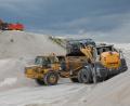 Bild: Wolfgang Steinbacher
Die Amberger Kaolinwerke (AKW) bauen in Schnaittenbach und Hirschau die Rohstoffe Kaolin, Feldspat und Quarz ab. Das Unternehmen will nun mächtig in den Doppelstandort investieren. Dagegen hat sich aber Widerstand formiert.