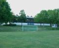 Bild: Hirsch
Hier auf diesem Nebenplatz des Sepp-Simon-Stadions in unmittelbarer Nachbarschaft zur Oberpfalzhalle (Hintergrund) könnte das neue Schwandorfer Mittelschulzentrum entstehen. Vorausgesetzt, die Stadträte entscheiden sich für diesen Standort.