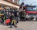 Bild: Archiv Feuerwehr Traßlberg
Bei der Gründung vor 130 Jahren wurden die Aktiven der Freiwilligen Feuerwehr Traßlberg per "Handgelübte" verpflichtet, "im Diensteifer nie zu erlahmen", was nach wie vor für die 87 aktiven Feuerwehrdienstleistenden gilt. Selbst für schwierige Einsätze sind sie mit einem modernen Fahrzeugpark bestens vorbereitet.
