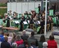 Bild: Hirsch
Die Jugendblaskapelle Fensterbach lud am Samstag zur Frühlingsserenade auf den Dorfplatz in Wolfring ein.