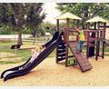 Bild: gz
Die neue Rutsch- und Kletterkombination am Spielplatz an der Nürnberger Straße ziehen Mädels und Jungs an.