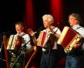 Bild: stg
Die drei Wellbrüder sorgten für beste Stimmung in der Stadthalle Grafenwöhr.