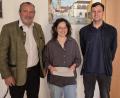 Bild: Stadt Nabburg/Thomas Prey/exb
Maria Zimmermann wird neue Standesbeamtin in Nabburg. Bürgermeister Frank Zeitler (links) überreicht ihr die Ernennungsurkunde. Rechts im Bild Sven Gerlach, Leiter des Amts für Sicherheit und Ordnung.