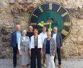Bild: mfh
Es war an der Zeit, dass die Frühförderstelle in Auerbach ihre Arbeit aufnimmt (von links): Thomas Schieder (Leiter Jugendamt Landkreis Amberg-Sulzbach), Anna Schweiger (Fachbereichsleitung Auerbach), Eduard Freisinger (Vorstandsvorsitzender Lebenshilfe Amberg-Sulzbach), Melanie Dietrich (Bereichsleitung Frühe Kindheit), Dieter Hofmann (Vermieter), Kathrin Panek (Geschäftsleitung Lebenshilfe Amberg-Sulzbach) und Bürgermeister Joachim Neuß bei der Eröffnung.