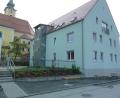Bild: Stadtarchiv Neustadt/WN/exb
Im Schatten der Pfarrkirche St. Georg werden Mädchen und Buben in der städtischen Kindertagesstätte St. Joseph seit 125 Jahren auf das Leben vorbereitet.