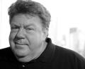Archivbild: Jeff Christensen/AP/dpa
George Wendt war vor allem als der Kneipen-Stammgast Norm in der Serie „Cheers“ bekannt.