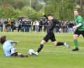 Archivbild: Hubert Ziegler
Im ersten Relegationsspiel gegen den 1. FC Rieden ließ der TSV Erbendorf, wie in dieser Szene Bastian Wiesent, einige Chancen liegen. Dies darf in Spiel zwei gegen die SpVgg Willmering-Waffenbrunn nicht passieren.