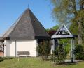 Bild: do
Exponiert steht die Münchsreuther Marienkapelle an der Dorfeinfahrt. Am Sonntag, 25. Mai, feiert das Dorf und mit ihr die Pfarreiengemeinschaft Speinshart das 50-jährige Weihejubiläum.