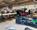 Bild: Richard Tischler
Am Rande ihrer Mitgliederversammlung besichtigten die Bürgermeister und Verwaltungsleiter die Naabwerkstätten in Oberviechtach, die als Musterbeispiel für Inklusion im Landkreis Schwandorf gelten.