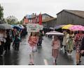Bild: kro
Die ehemaligen Festdamen der Jubelwehr marschieren beim Festzug auch mit.