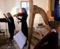 Bild: Fred Lehner
Mit der dargebotenen Musik aus vier Jahrhunderten landete das Trio Beatissimo einen Volltreffer. Von links: Beate Althammer, Katrin Schäufl und Veronika Müller-Wabra.