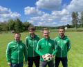 Bild: SV Kohlberg-Röthenbach
Die Verantwortlichen (von links) um Bernhard Lindner, Martin Lehner, und Fabian Wudy freuen sich Lukas Emmerich (mit Ball) als Cheftrainer beim SV Kohlberg-Röthenbach begrüßen zu dürfen.