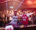 Bild: exa
DJ Lieblingsidiot und DJ-Mütze Katze sorgten am Freitag bei der Feuerwehr in Neusorg für Stimmung.