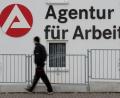 Symbolbild: Sebastian Kahnert/dpa
Die Agentur für Arbeit hat Zahlen zum Arbeitsmarkt für den Bereich Tirschenreuth vorgelegt. Unternehmen zeigen sich demnach zurückhaltend bei Neueinstellungen.