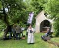 Bild: hdk
Diakon Bernd Deyerl mit Posaunenchor beim Himmelfahrtsgottesdienst an der Feldkapelle am Breitenstein