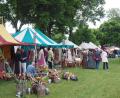 Bild: kek
Tausende von Menschen besuchen den ersten Mittelaltermarkt im Stadtpark in Auerbach.
