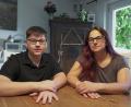 Bild: Petra Hartl
Michael Smith (hier mit seiner Mutter Tanja Smith) berichtete Oberpfalz-Medien in einem für ihn nervlich belastenden Interview, was ihm auf einer Schulung von anderen Lehrlingen angetan worden sein soll.
