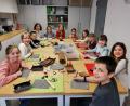 Bild: Portner
Museumspädagogisches Kinderprogramm mit Jeanette Ring im Museum Oberviechtach. Der Kurs "Leder-Ablagetablett" ist ausgebucht.