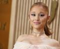 Bild: Jordan Strauss/Invision via AP/dpa
Ariana Grande und weitere Stars unterzeichneten eine Petition für den Erhalt der Hotline. (Archivbild)