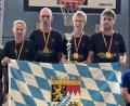 Bild: Matthias Stein
Insgesamt 17 Pokal-Begegnungen von Bezirks- bis Bundesebene musste der SV Hahnbach absolvieren, bis das Team mit Sabine Bauer, Gabor Andras Dohnal, Samuel Grünwald und Simon Bauer (von links) bei den deutschen Pokalmeisterschaften der Verbandsklassen im hessischen Michelstadt den Pokal in Händen halten konnte.