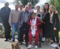 Bild: amö
Der Jubilar Georg Brehm mit seiner Lebensgefährtin Rosi, seiner Familie, Pfarrer Eugen Wismeth und Bürgermeisterin Sonja Meier.