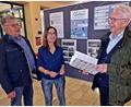 Bild: R. Kreuzer
Eine bewegende Vernissage eröffneten Ehrenvorsitzender des Heimatrings Günther Magerl, Leiterin des Maria-Seltmann-Hauses Susanne Meichner und Leiter der AG Paulusbrunn-Bärnau Rainer Christoph als Initiator (von links).