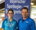 Bild: Uwe Rupprecht
Die bayerische U23-Vizemeisterin Julia-Sophia Feit mit dem Vizepräsidenten BSKV Sport Michael Hofmann.