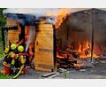Bild: Jürgen Troppmann
Einsatzkräfte zeigen eindrucksvoll ihr Handwerk bei der Vorführung am Wachfest der Feuerwehr Neustadt/WN.
