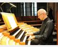 Bild: Morschheuser Erzbistum Köln/exb
Professor Winfried Bönig, Domorganist in Köln, spielt die Orgel der Basilika.