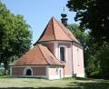 Bild: bjo
Inmitten einer stillen Landschaft auf dem Gebiet des Truppenübungsplatzes Hohenfels steht auf dem Kreuzberg die Dreifaltigkeitskirche. Sie ist am Sonntag, 15. Juni, Pilger-Ziel der Pfarrgemeinde Schmidmühlen.