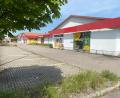 Bild: Wilhelm Amann
An der Stelle des früheren Rewe, zwischen Nabburg und Diendorf, entsteht ein Lidl-Markt. Das Grundstück wird neu bebaut, auch die Parkplätze werden neu angelegt.