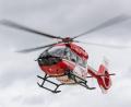 Bild: Daniel Karmann/dpa
Mit einem Rettungshubschrauber wird das Mädchen in eine Kinderklinik gebracht. (Symbolbild)