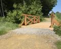 Bild: Polizeiinspektion Vohenstrauß/exb
Das Geländer der gerade erst reparierten Holzbrücke in Waldthurn ist erneut beschädigt worden. Der Verursacher flüchtete.