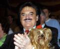 Bild: Frank Mächler/dpa
Rudolph Moshammer mit Hund Daisy im Dezember 2004 im Circus Krone in München.