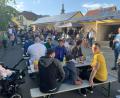 Archivbild: tok
In den Straßen von Wurz war im letzten Jahr beim Gassl-Fest, hier bei den Fischerfreunden Püchersreuth, jeder Platz besetzt.