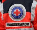 Symbolbild: Bodo Schackow/dpa
Die Wasserwacht ist im Einsatz, um den Mann zu retten.