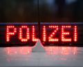 Symbolbild: Soeren Stache/dpa
Die Weidener Polizei hat einem 21-Jährigen die Weiterfahrt mit seinem Auto verboten – der junge Mann habe "alkoholbedingte Ausfallerscheinungen" gezeigt.