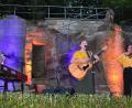 Bild: rgr
Helga Brenninger auf der Naturbühne am Schönberg in Grafenwöhr singt unter dem Konzerttitel "Boarisch mutiert" John Lennons Hymne "Imagine" auf Baierisch.