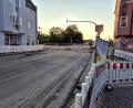 Bild: Hösamer
Die Beer-Kreuzung in Schwandorf muss zwei Wochen länger gesperrt bleiben, als zunächst geplant. Grund sind Schäden an der inneren Naabbrücke (im Hintergrund) Richtung Stadtpark/Hubmannwöhrl.